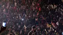 Dalam konser bertajuk "Untukmu Indonesia", di Istora Senayan, Jakarta, Sabtu (21/11/2015) malam, yang dihadiri lebih 4 ribu fans fanatiknya atau OI (Orang Indonesia). (Nurwahyunan/Bintang.com)