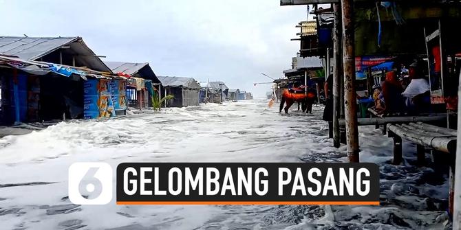 VIDEO: Gelombang Pasang Menghantam Pantai Selatan Jawa