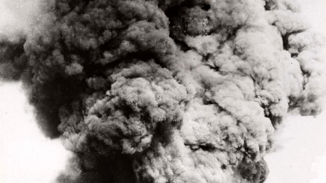 Penulis Keluarga Tak Kasat Mata Tulis Kisah Mistis Letusan 