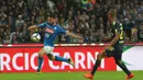 Striker Napoli, Dries Mertens, melepaskan tendangan saat pertandingan melawan Inter Milan pada laga Serie A Italia di Stadion San Paolo, Naples, Sabtu (21/10/2017). Napoli bermain imbang 0-0 dengan Inter Milan. (AP/Cesare Abbate)