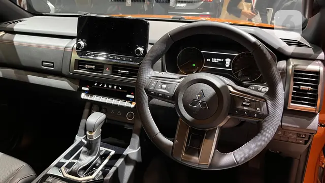 Interior Mitsubishi All-new Triton yang dipamerkan di Japan Mobility Show 2023
