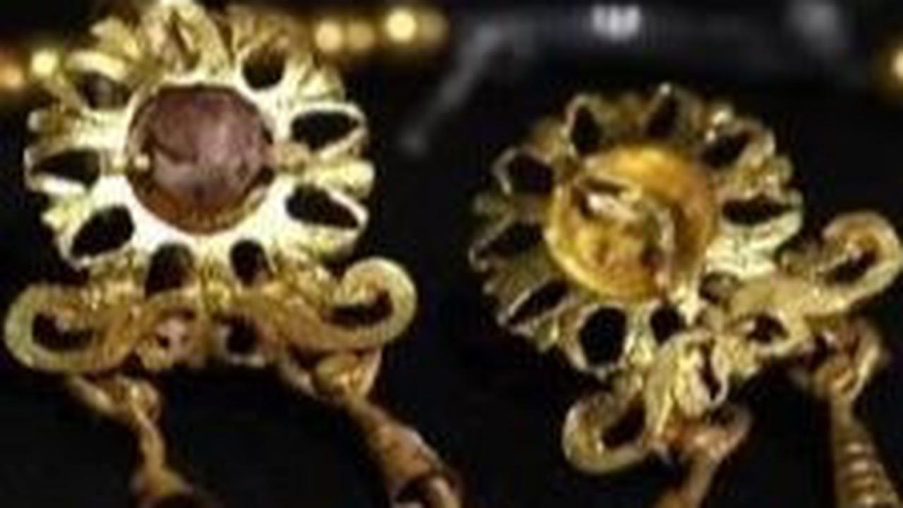 Setumpuk Perhiasan Emas Berusia 1800 Tahun Ditemukan Dalam Peti Mati Gadis Romawi, Diyakini Jadi Pelindung di Akhirat