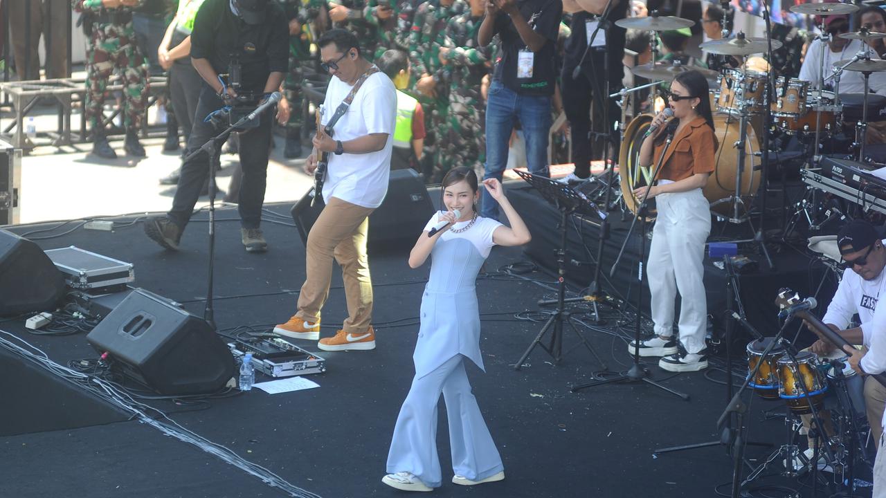 Ayu Ting Ting ramaikan pesta rakyat Prabowo-Gibran