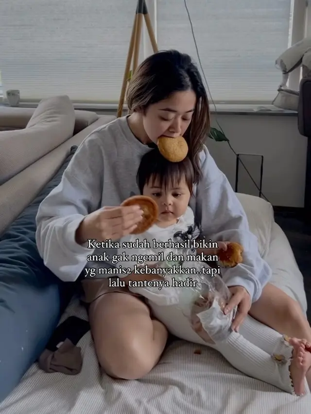7 Potret Gisela Cindy Waktu Momong Nova, Sayang Banget dengan Keponakan