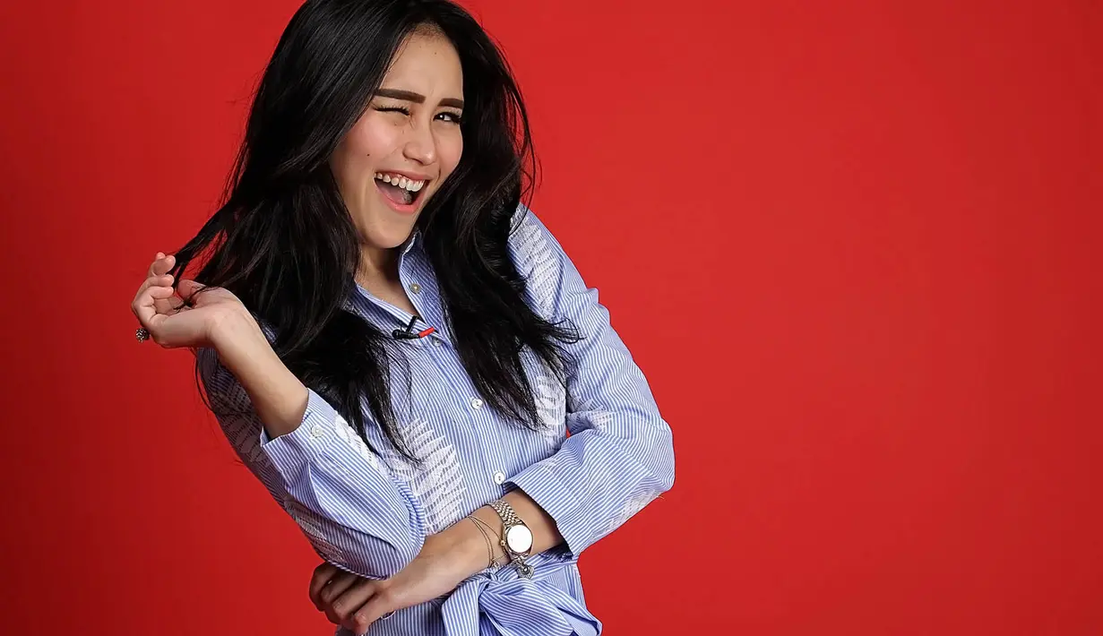 Tidak hanya sibuk mengisi acara Ramadan, pelantun lagu Alamat Palsu itu kini juga sibuk dengan promosi film perdananya yang akan tayang pada 15 Juni 2018 mendatang. (Bambang E Ros/Bintang.com)