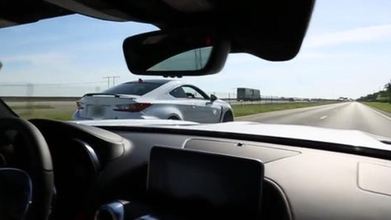 [Video] Kalah telak, inilah balapan Mercedes AMG GT S vs Lexus RC F!