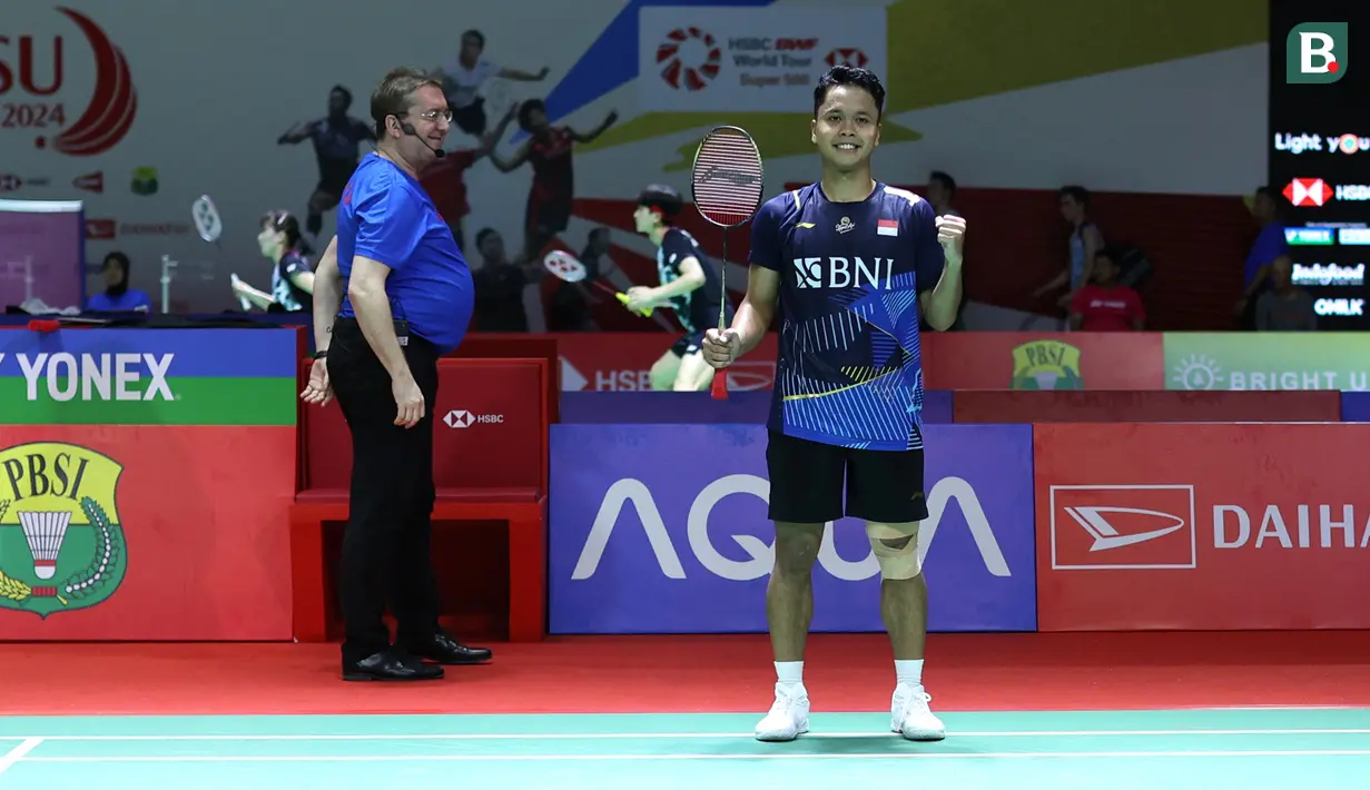 <p>Tunggal putra Indonesia, Anthony Sinisuka Ginting berpose setelah mengalahkan tunggal putra Thailand, Kantaphon Wangcharoen pada laga babak 32 besar Indonesia Masters 2024 di Istora Senayan, Jakarta, Rabu (24/1/2024). Anthony Sinisuka Ginting menang straight game 21-13, 21-15. (Bola.com/M Iqbal Ichsan)</p>