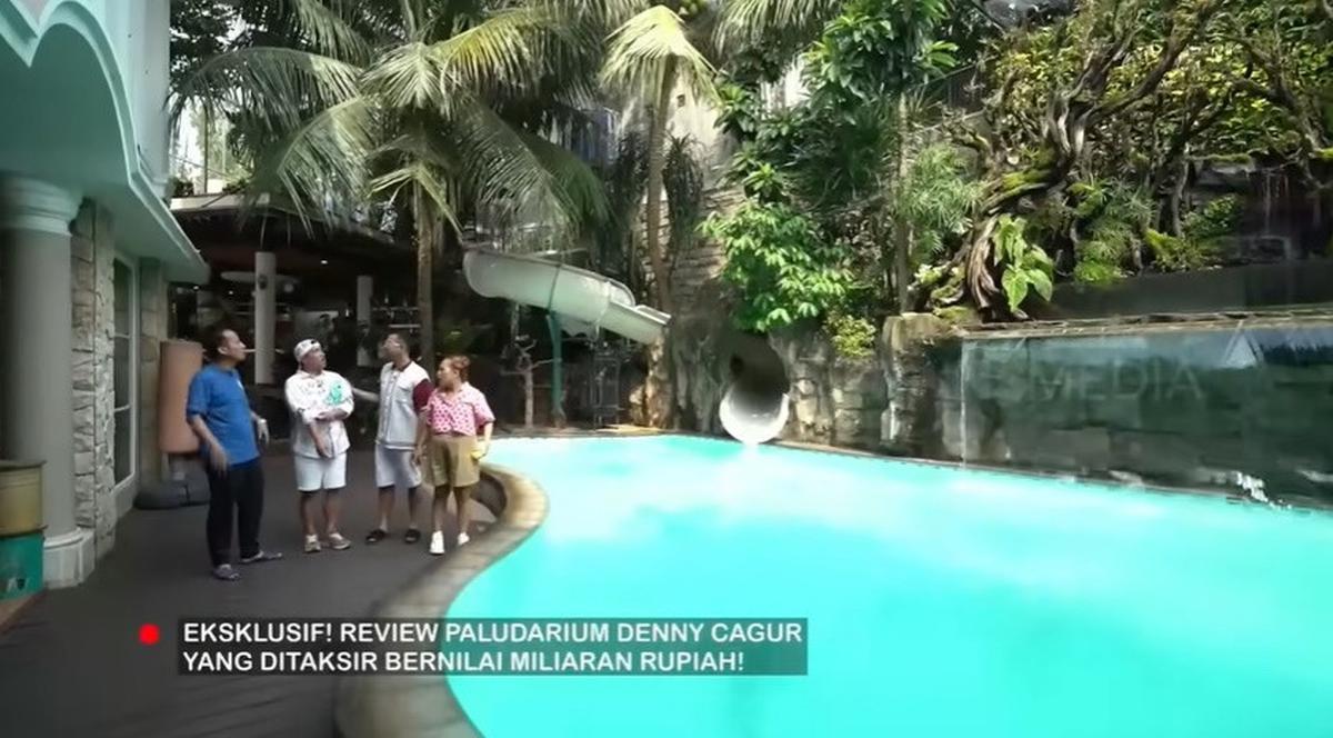 8 Potret Paludarium Raksasa di Rumah Denny Cagur yang Megah, Pemandangan Indah - Ditaksir Berharga Fantastis