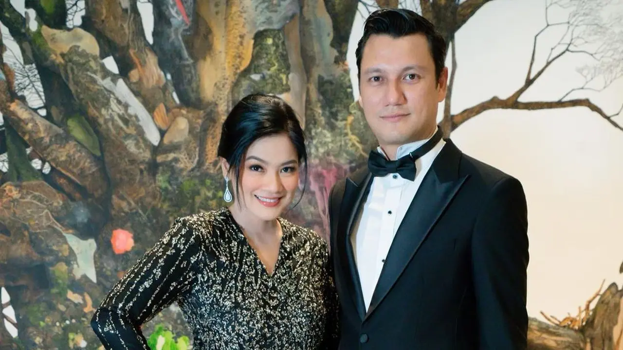 Titi Kamal dan Christian Sugiono.
