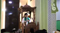 Ketua MPR RI Zulkifli Hasan menyampaikan ceramah di Masjid Al Du'a, Bandar Lampung, Selasa (12/6/2018). (Istimewa)