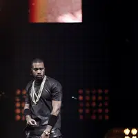 Selalu berada di samping Kanye yang terbaring di rumah sakit, seorang sumber menuturkan bahwa Kim enggan membawa kedua buah hatinya untuk bertemu dengan ayah mereka. (AFP/Bintang.com)