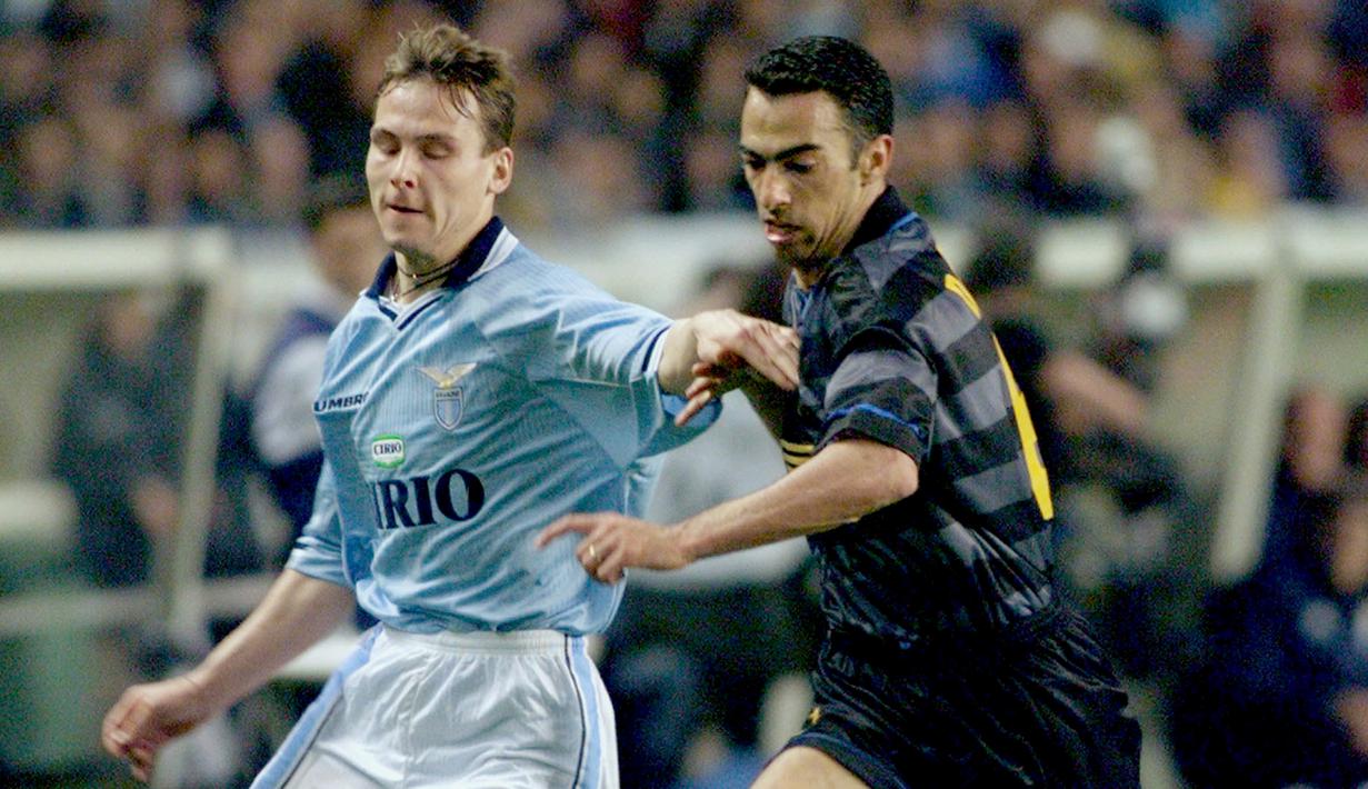 2. Pavel Nedved - Gelandang handal yang menjadi motor serangan Lazio untuk meraih Scudetto pada musim 1999-2000. (AFP/Thomas Coex)
