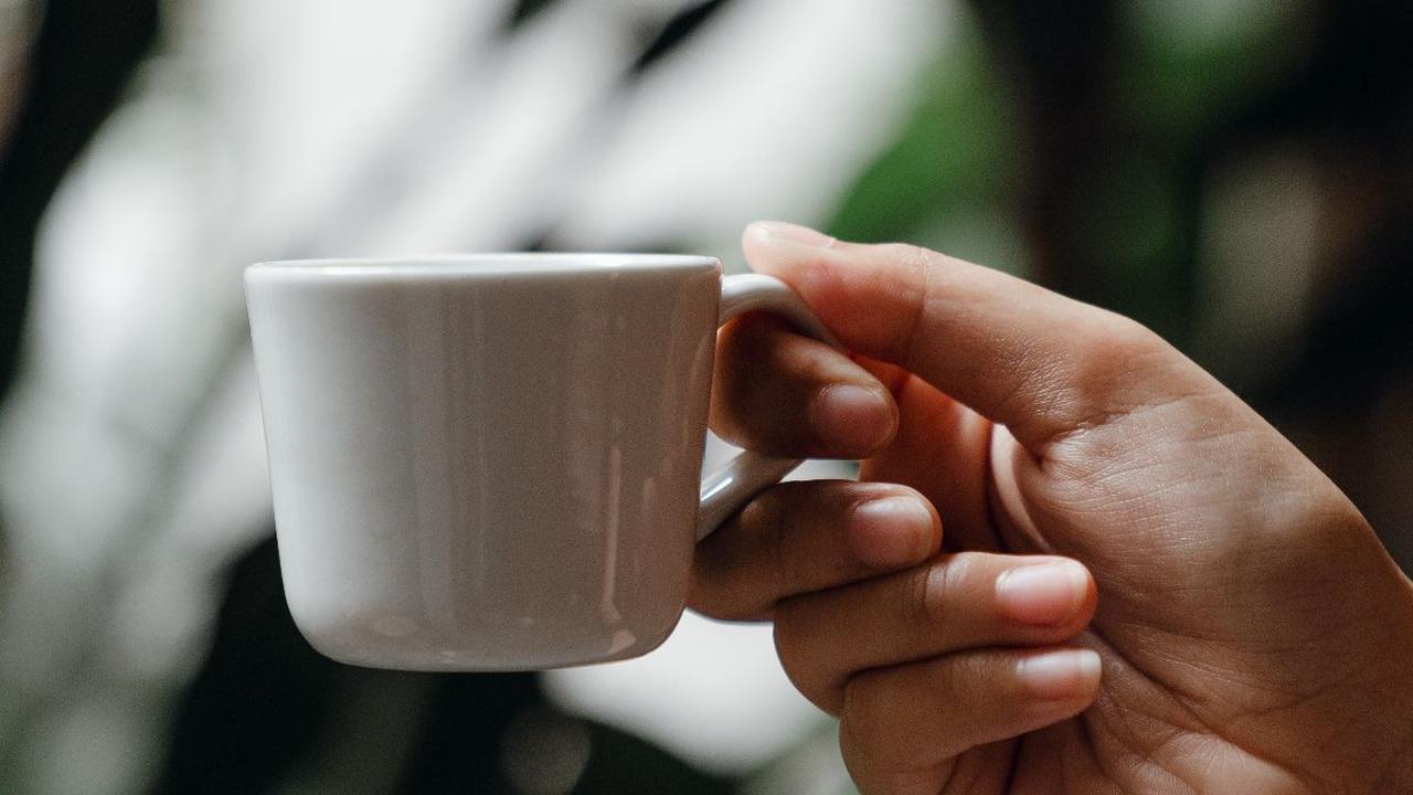 Sejumlah hal tersebut bisa Anda lakukan agar bisa tetap menikmati kopi dengan nyaman tanpa harus menimbulkan masalah tidur di malam harinya.