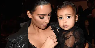 Kim Kardashian merasa takut saat mengetahui dirinya hamil anak pertama, North West. (StyleCaster)