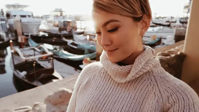 [Bintang] Jadi Brand Ambassador Brand Makeup Ternama, Ternyata Agnez Mo Lebih Kece dengan Dandanan Ini