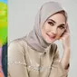 Luna Maya saat Pakai Hijab (Sumber: Instagram//lunamaya/)