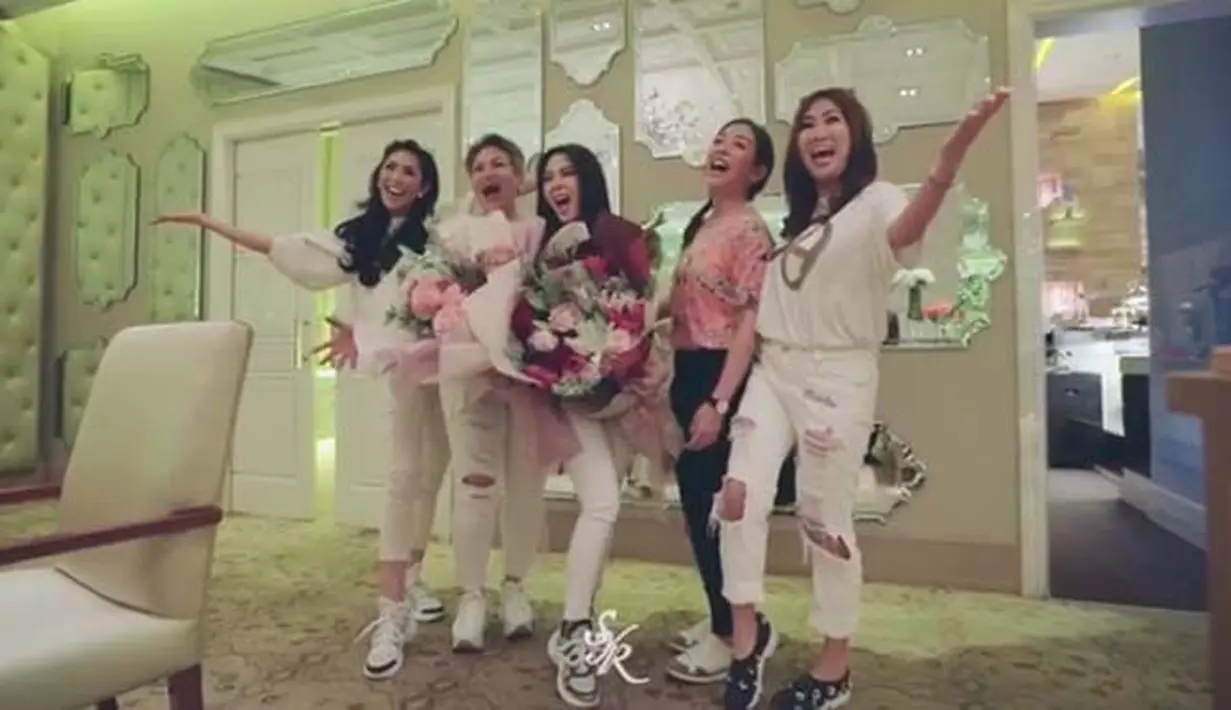 (Instagram/princessyahrini)