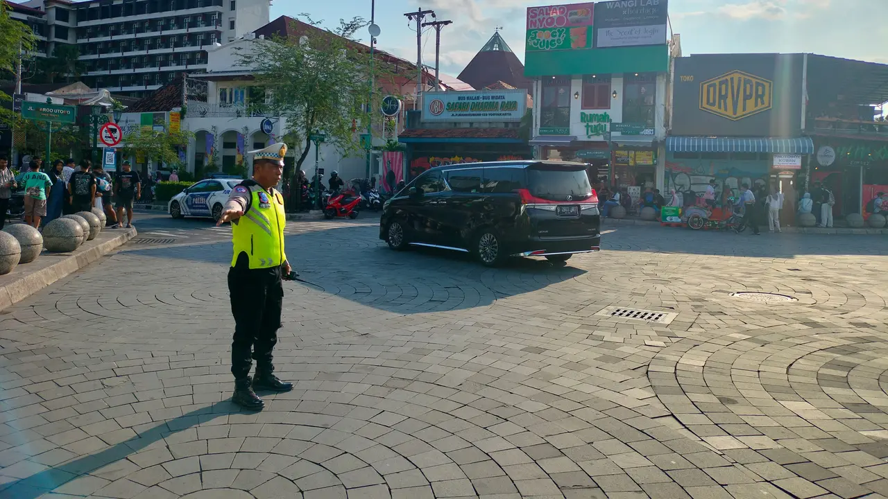 Kapospam Operasi ketupat Progo 2026 Pos Tugu Jogja Iptu Nur Alim saat bertugas. (Istimewa)