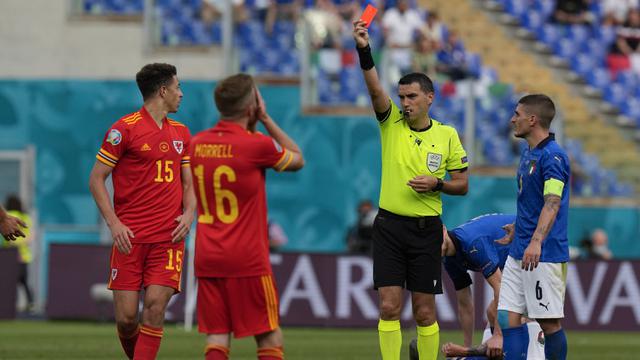 Foto Piala Eropa: 5 Momen Kartu Merah yang Berujung Pada Kekalahan pada Perhelatan Akbar Euro 2020