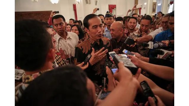 Jokowi ingin venue olahraga di empat tempat sudah siap pada tahun 2016.