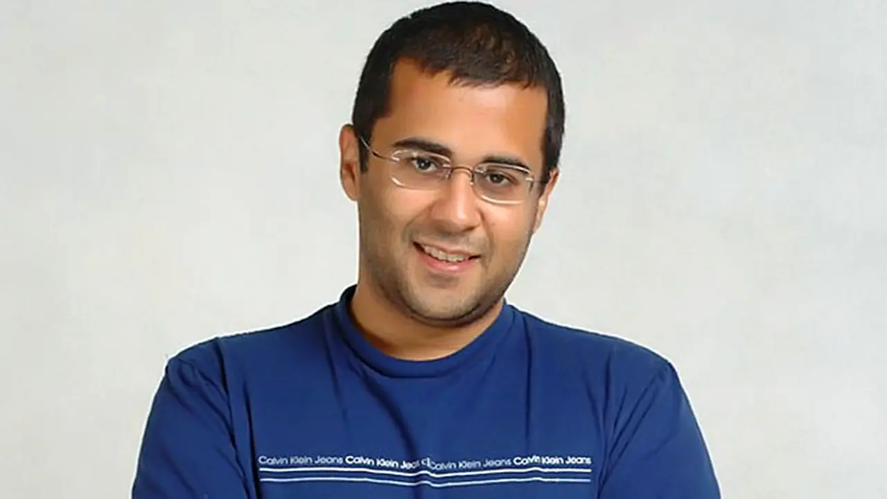 chetan-baghan-130829b.jpg