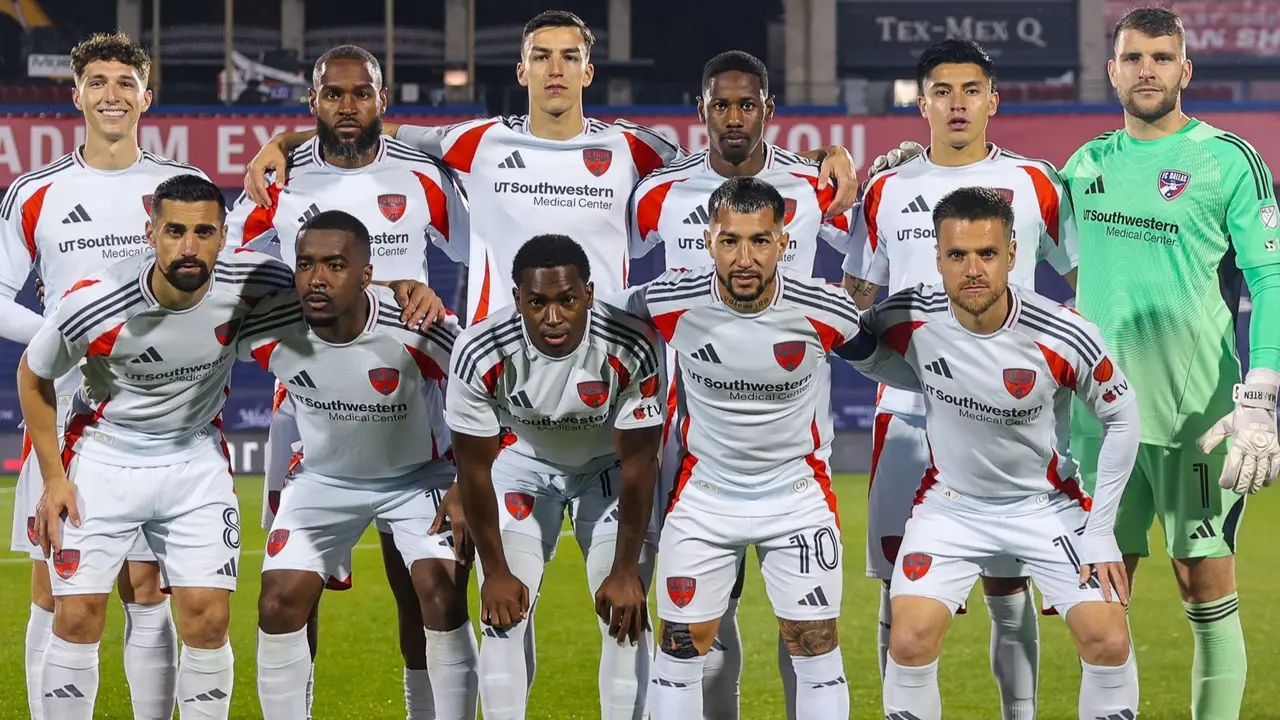 Maarten Paes - FC Dallas Vs Chicago Fire di MLS 2025