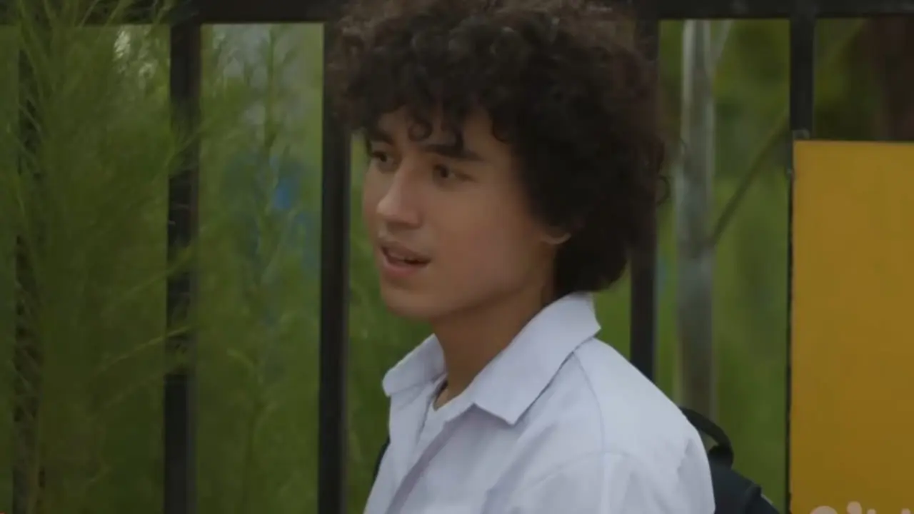 Giulio Parengkuan di Jingga dan Senja
