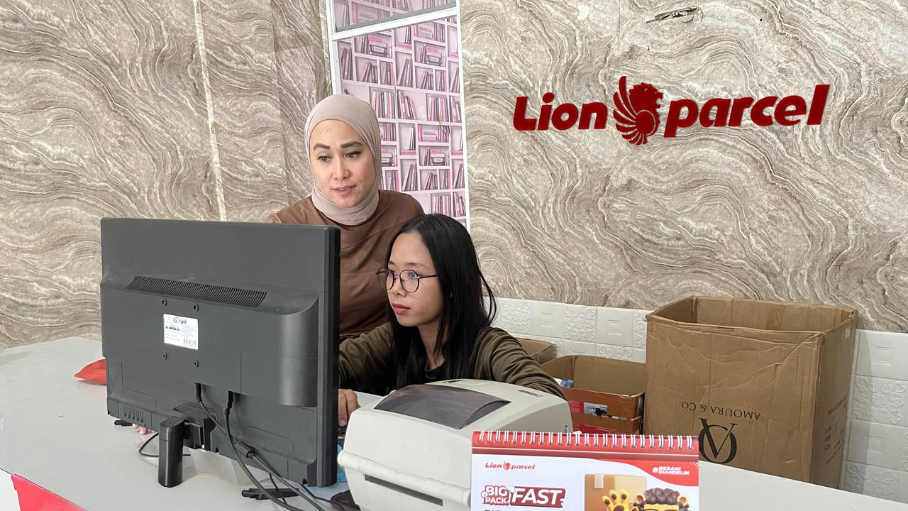 Kisah Sukses Agen Pengiriman Paket Kantongi Omzet Miliaran Rupiah Berkat Tren Bisnis Fesyen