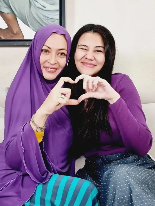 Angelina Sondakh dan Aaliyah Massaid (Instagram/keemaentertainment)