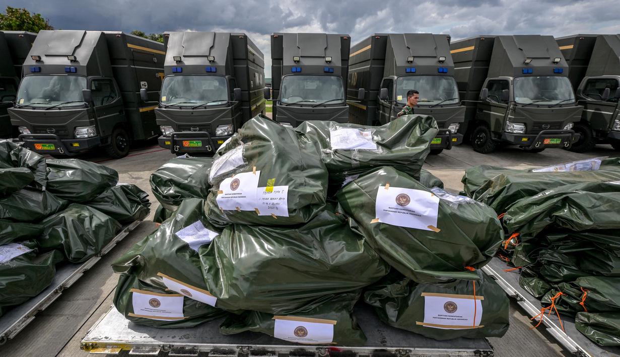 Bantuan yang akan dikirim meliputi tenaga pencari dan penyelamat, tenaga medis darurat serta bantuan logistik. (BAY ISMOYO/AFP)