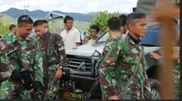 Personel TNI berjaga di Kawasan Napu, Sulawesi Tengah. 3200 personel TNI dan Polri ditugaskan mengejar kelompok Santoso. (Liputan6.com/Mochamad Khadafi)