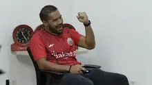 Pemain Persija Jakarta, Andritany Ardhiyasa, saat bermain FIFA 20 di Kantor KLY, Gondangdia, Jumat (26/6/2020). Andritany berhasil menjadi juara BOLA Esports Challenge setelah mengalahkan Rizky Darmawan dengan skor 8-0. (Bola.com/M Iqbal Ichsan)