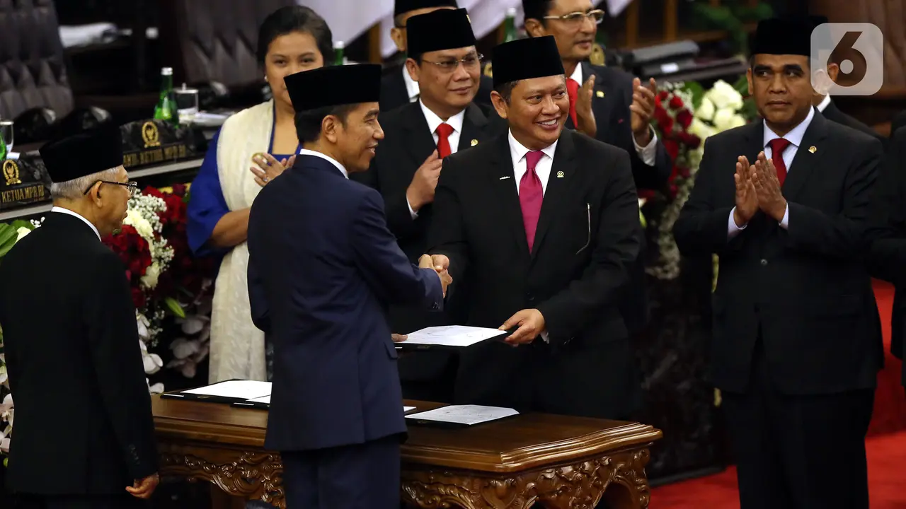 Momen Pelantikan Jokowi-Ma'ruf Amin sebagai Presiden dan Wakil Presiden