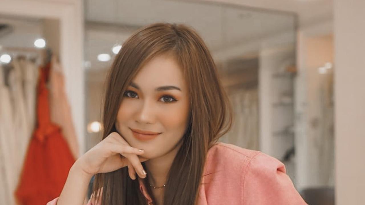 7 Gaya Kasual Jennifer Eve, Pemeran Arumi di Sinetron Istri Kedua