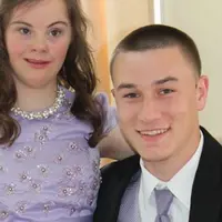 Ketika masih kecil pria ganteng ini berjanji kepada seorang wanita down syndrome. Lalu, lihatlah apa yang terjadi tujuh tahun kemudian.