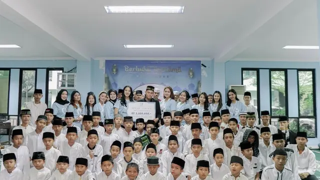 Miss Indonesia Banten 2022 Diva Andzani memanfaatkan Ramadhan sebagai momen untuk berbagi.