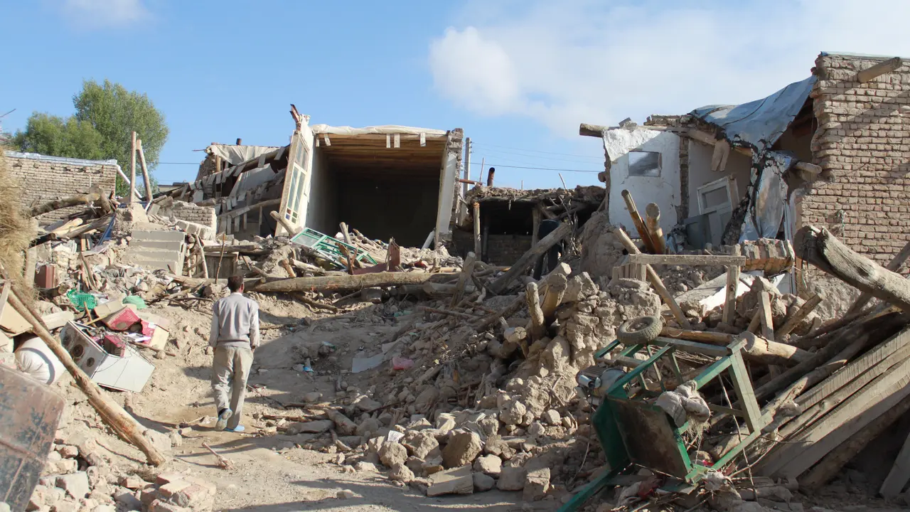 11-8-2012: Gempa Ganda Guncang Azerbaijan Timur