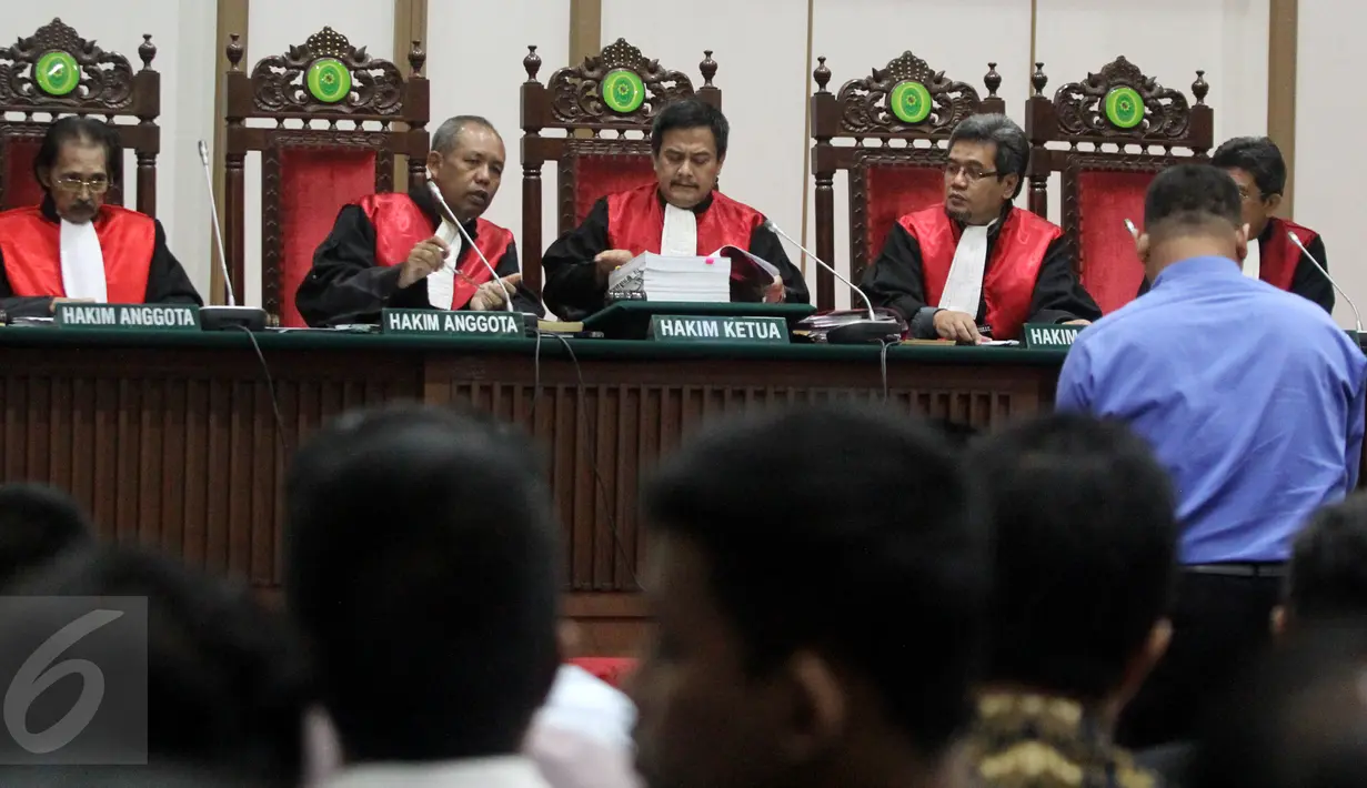 Hakim Ketua Dwiarso Budi Santiarto saat menjalani sidang keenam kasus Basuki T Purnama (Ahok) di Auditorium Kementan, Jakarta Selatan, Selasa (10/1). Sidang ke-6 mendengarkan empat keterangan saksi dari pihak penuntut umum. (Liputan6.com/Resa Esnir/Pool)