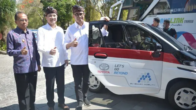 Menteri Perhubungan Budi Karya Sumadi mengapresiasi inisiasi lima perusahaan otomotif membangun ekosistem mobil listrik di Indonesia. (Dok Kemenhub)