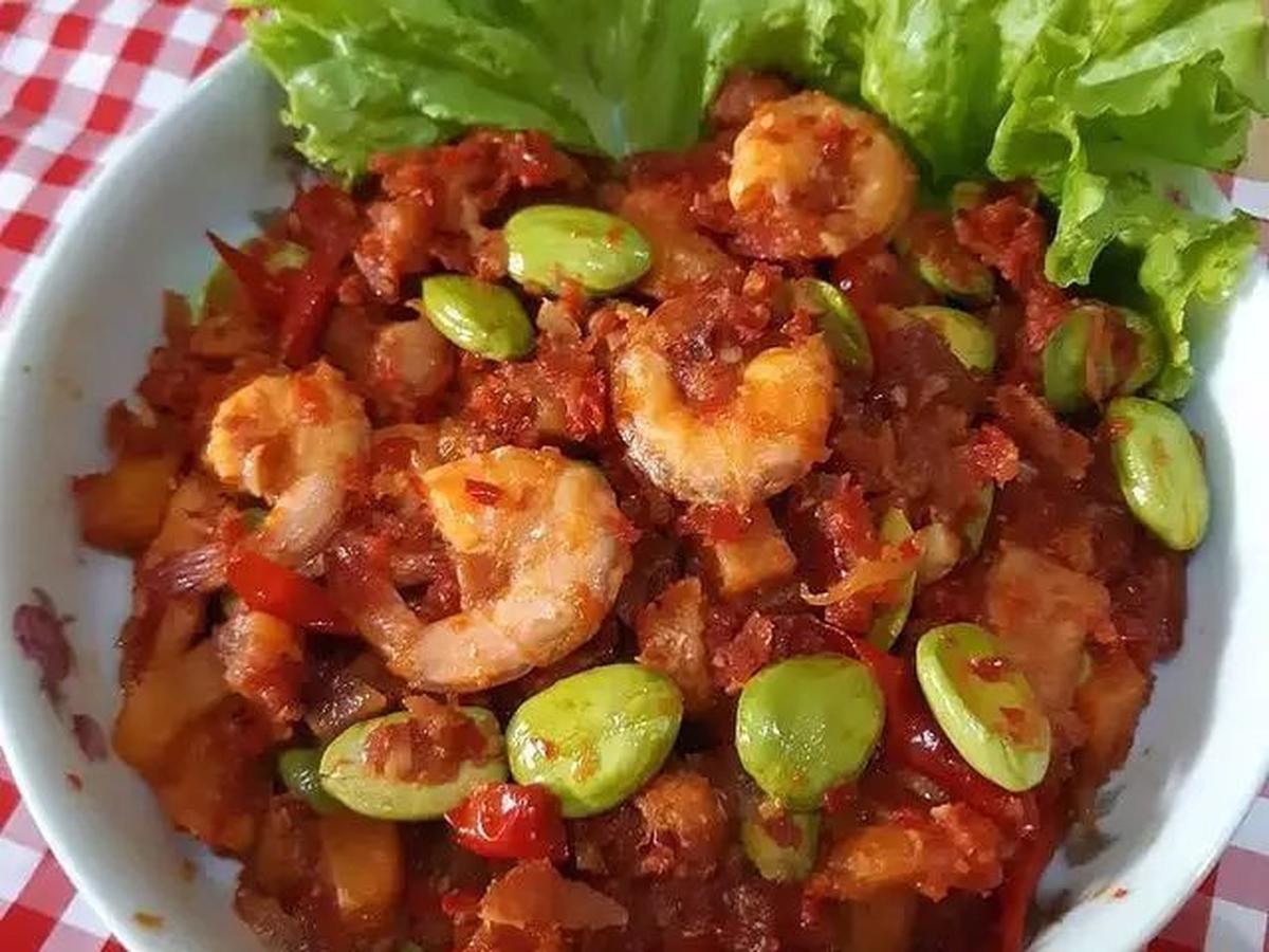 <b>4. Sambal Goreng Kentang Udang</b>