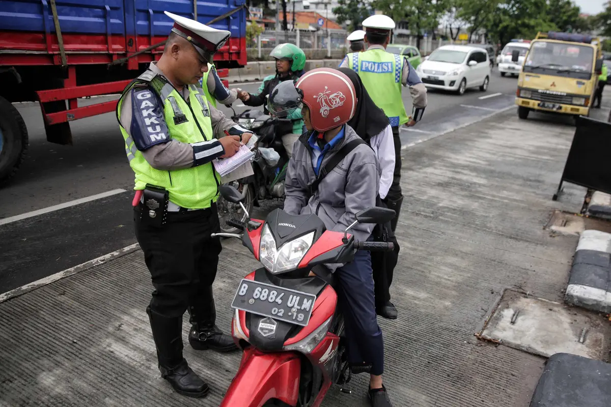 Bersenjata Lengkap, Brimob Kawal Operasi Zebra Jaya