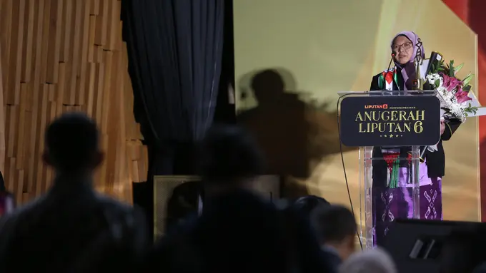 Dokter Spesialis Kebidanan dan Kandungan Prita Kusumaningsih menerima penghargaan Anugerah Perempuan Hebat 2025 Liputan6.