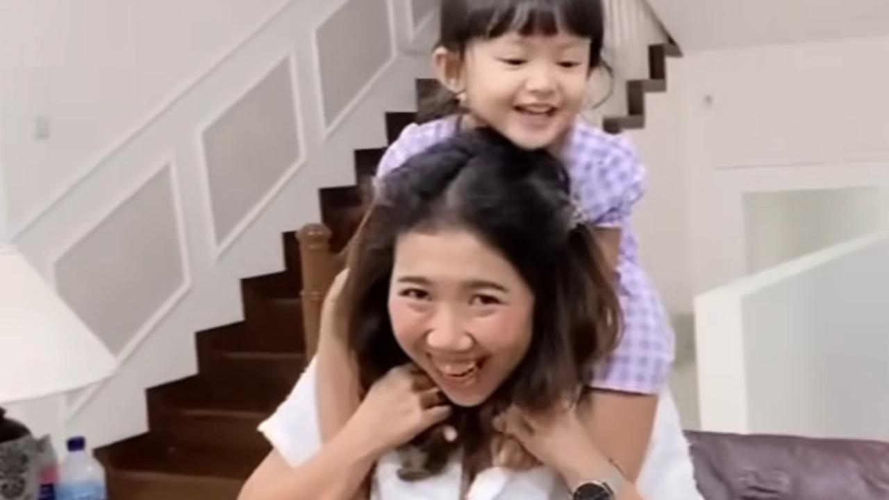 Diduga Punya Anak Angkat yang Sudah Berusia 3 Tahun, Intip Potret Kedekatan Kiky Saputri dan Aisya