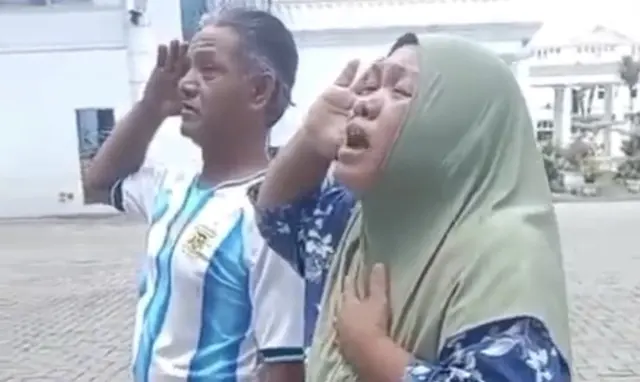 Imbas Rumah Sakit Salah Rujukan, Orang Tua Korban Penusukan Menangis Histeris di Baliho Bobby Nasution: Pak, Bantu Anak Kami!