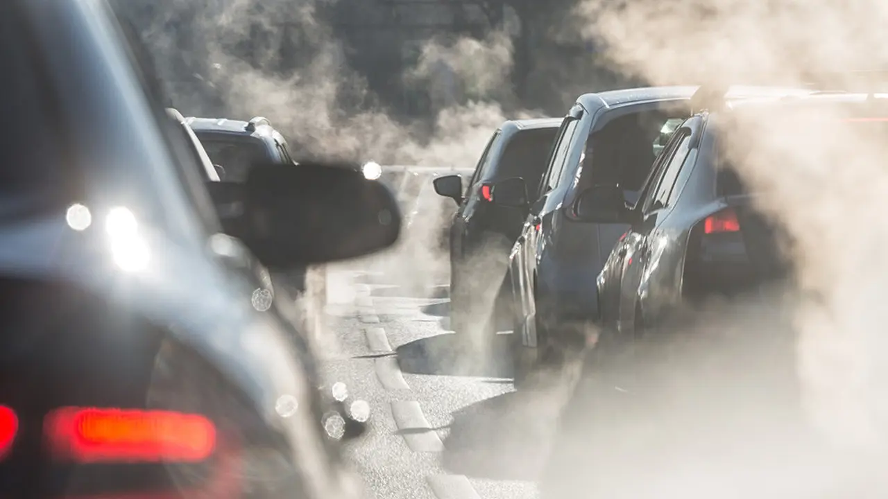 Dampak Asap Knalpot Kendaraan Bermotor bagi Kesehatan (LanaElcova/shutterstock)