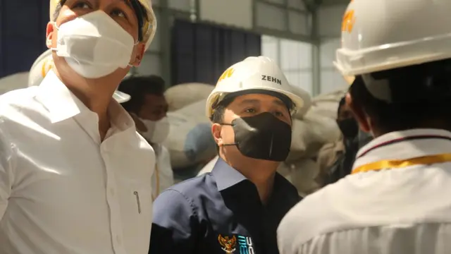 Menteri BUMN Erick Thohir meninjau Sentra Pengolahan Beras Terpadu (SPBT) di Desa Kaliputih, Kutowinangun, Kebumen, Jawa Tengah, Minggu, 23 Mei 2020. Dok BUMN