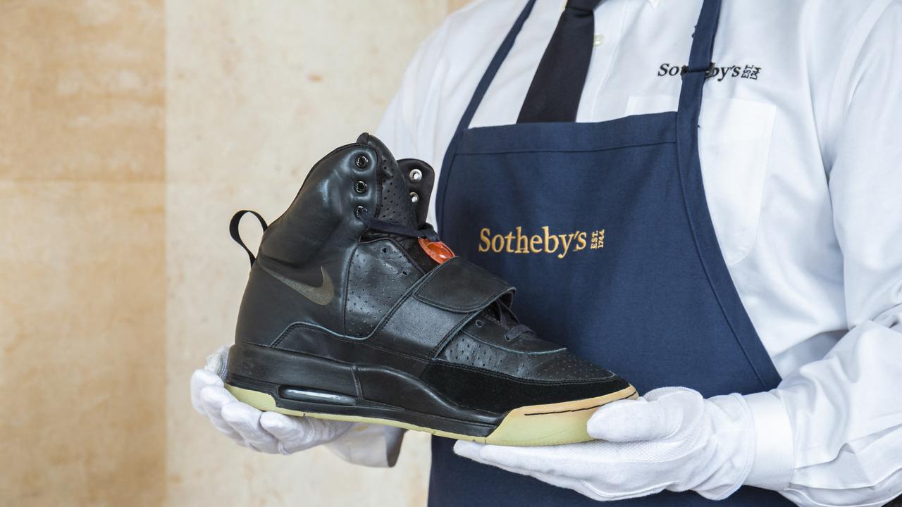 Sneakers Yeezy Bekas Kanye West Terjual Rp26 M