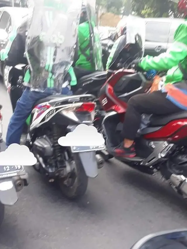 6 Cara Unik Driver Ojol Jaga Jarak Saat Angkut Penumpang