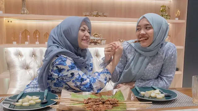 Lihat Kembali Momen Kedekatan Putri Delina dan Nathalie Holscher