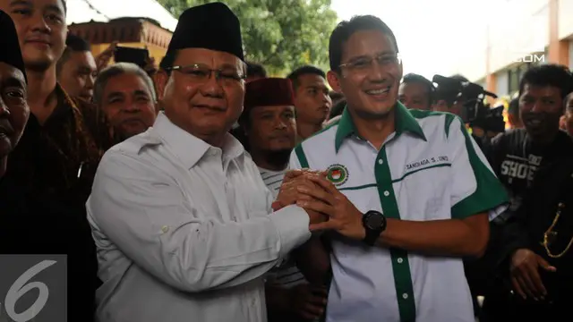 Sandiaga Uno muncul menjadi kandidat kuat mendampingi Prabowo Subianto dalam Pilpres 2019. Nama Sandiaga bersanging dengan AHY untuk menjadi pendamping Prabowo. Apa tanggapan Ketum Gerindra tersebut?